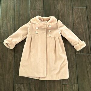 Little girl Camila fauz fur trim dress coat. Light pink size 3T